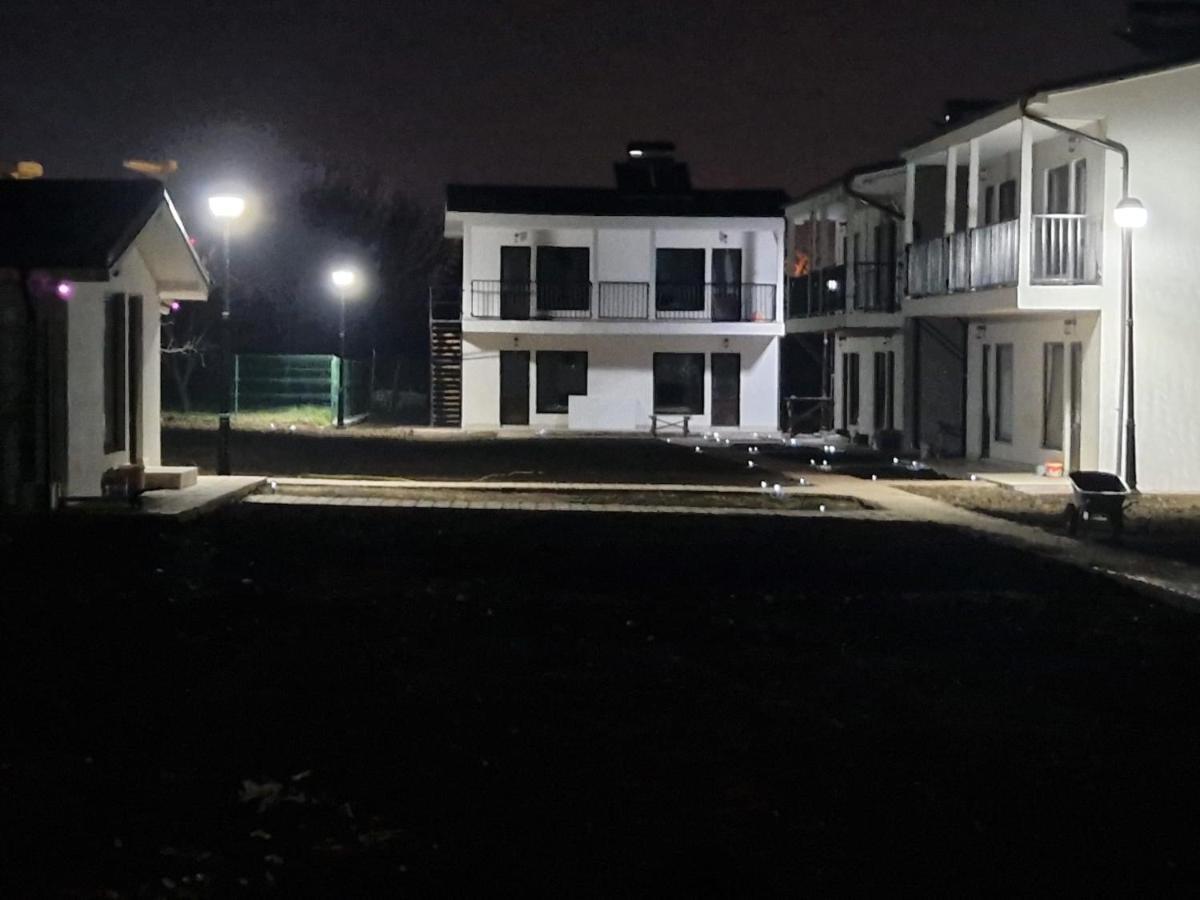 Complex Turistic N&S Hotell Două Mai Exteriör bild