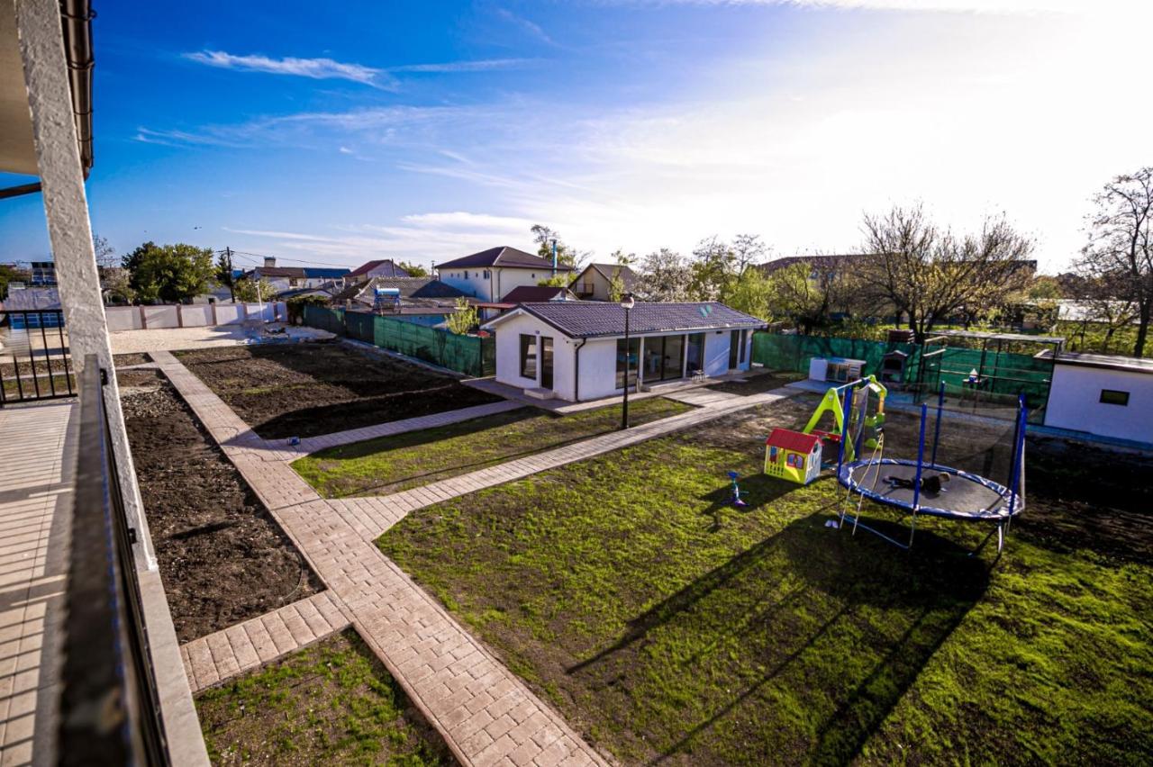 Complex Turistic N&S Hotell Două Mai Exteriör bild