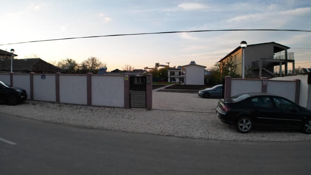 Complex Turistic N&S Hotell Două Mai Exteriör bild