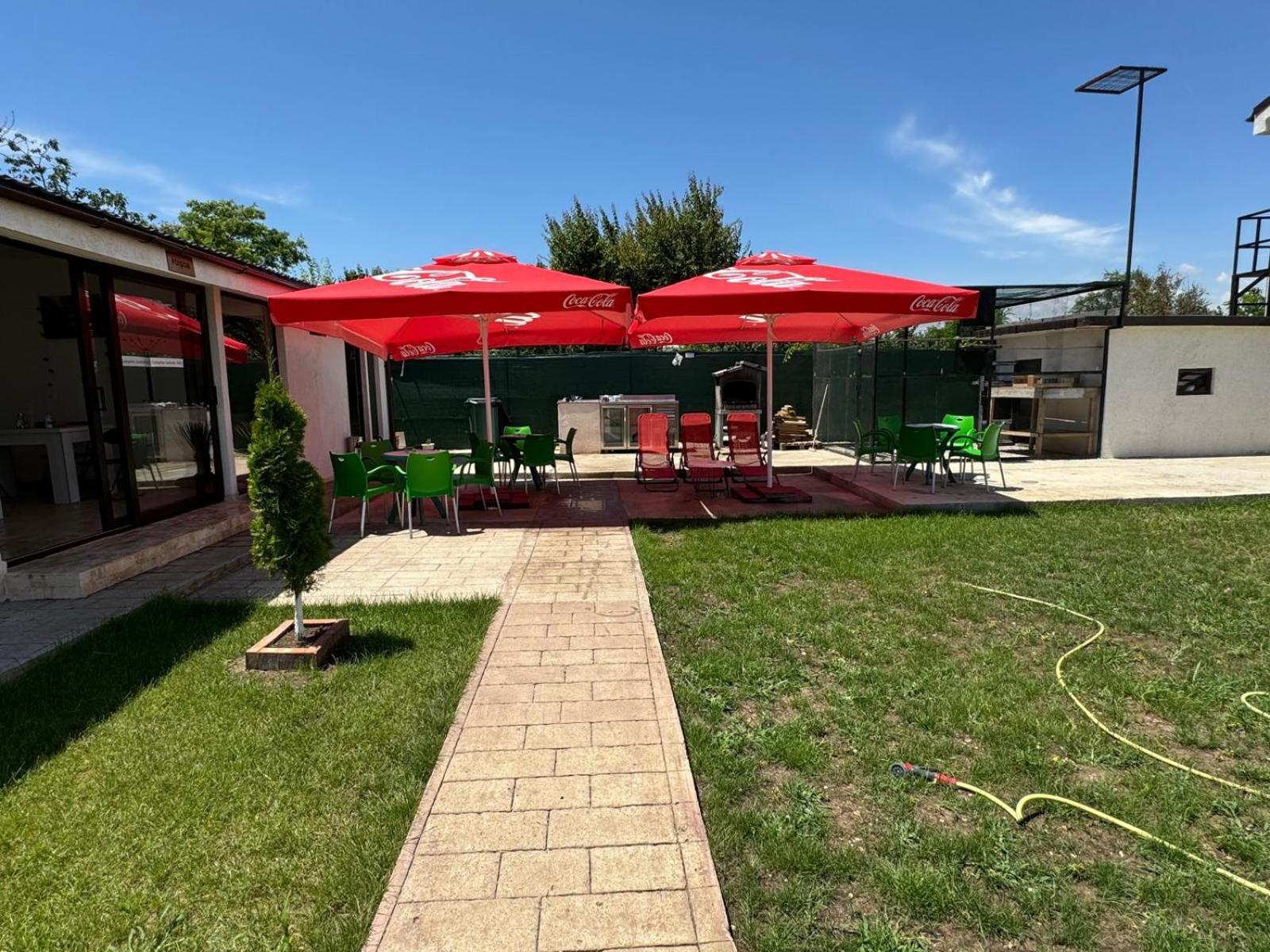 Complex Turistic N&S Hotell Două Mai Exteriör bild